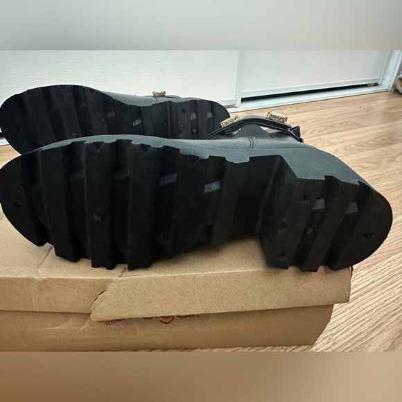 NEW Sugar Favorite Jewel Chelsea Booties - Picture 3 of 8